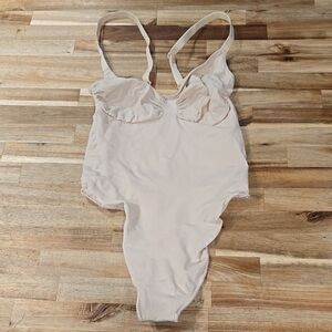 SKIMS Kim Kardashian Women's Large Sculpting Shapewear Bodysuit New w/out Tags!